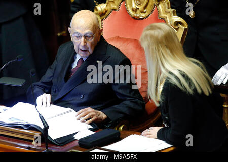 Roma, Italia. 23 marzo, 2018. Giorgio Napolitano Roma 23/03/2018. Prima seduta al Senato dopo le elezioni. Roma 23 Marzo 2018. Senato. Prima udienza presso il Senato dopo le elezioni. Foto di Samantha Zucchi Insidefoto Credito: insidefoto srl/Alamy Live News Foto Stock