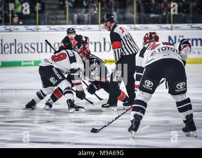 Germania, NŸrnberg, Arena NŸrnberger Versicherung, 23.03.2018, Eishockey - DEL Playoffs Viertelfinale, Spiel 5 - Thomas Sabo Ice Tigers vs. Kšlner Haie - Immagine: (da L-R) Foto: HMB Media/Ryan Credito: Ryan Evans/Alamy Live News Foto Stock