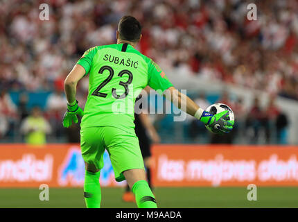 Giardini di Miami, Florida, Stati Uniti d'America. 23 Mar, 2018. Croazia portiere Danijel Subasic (23) in azione durante una Coppa del Mondo FIFA 2018 Preparazione match tra il Perù National Soccer team e la Croazia National Soccer team al Hard Rock Stadium di Miami, Florida. Credito: Mario Houben/ZUMA filo/Alamy Live News Foto Stock