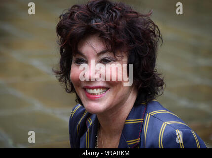 Oxford, Regno Unito. Il 24 marzo 2018. Ruby cera ad Oxford Festival Letterario 24 marzo. l Ruby cera al Sheldonian Theatre Oxford di parlare di come essere umano: il manuale'. Richard Cave Fotografia/Alamy Foto Stock