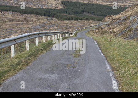 Paesaggi e vedute costiere dal monte gabriel, Irlanda. Un punto alto nel West Cork un popolare punto di visualizzazione per i turisti e villeggianti. Foto Stock