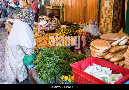 Street Market, Trankat street, medina, Tetouan, Sito Patrimonio Mondiale dell'UNESCO, Marocco Foto Stock