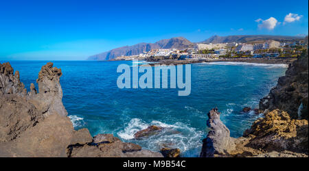 Puerto de Santiago città, Tenerife, Isole canarie, Spagna: Beautif Foto Stock