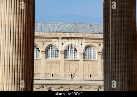 Parigi - Libreria Sainte-Geneviève. biblioteca pubblica e universitaria di Parigi. Essa è stata progettata in stile Neo-Grec dall'architetto Henri Labrouste (1801-18 Foto Stock