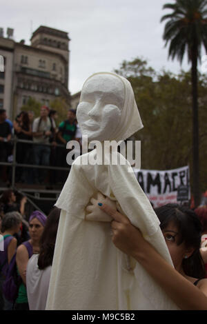 Buenos Aires, Argentina. 24 Mar, 2018. Il Sabato (24), a Buenos Aires, l'atto di ripudio del colpo di stato militare avvenuto 42 anni fa in Argentina, con la presenza del Las Madres de Mayo movimento, che aveva figli che non era stato visto nella dittatura. Il colpo di stato ha avuto luogo il 24 marzo 1976. Questo giorno è ricordato dal 2002 come giorno per la memoria di verità e di giustizia. Credito: Flavio Sucesso/FotoArena/Alamy Live News Foto Stock