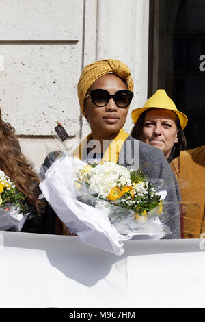 Parigi, Francia. 24 mar 2018. Il cantante e modello Imany frequenta la quinta relazione annuale EndoMarch in tutto il mondo e il mondo endometriosi giorno, ospitati da associazioni francesi ENDOmind Associazione Francia e Mon Endométriose Ma Souffrance su Marzo 24, 2018 a Parigi, Francia. Credito: Bernard Menigault/Alamy Live News Foto Stock