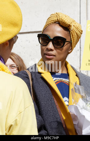 Parigi, Francia. 24 mar 2018. Il cantante e modello Imany frequenta la quinta relazione annuale EndoMarch in tutto il mondo e il mondo endometriosi giorno, ospitati da associazioni francesi ENDOmind Associazione Francia e Mon Endométriose Ma Souffrance su Marzo 24, 2018 a Parigi, Francia. Credito: Bernard Menigault/Alamy Live News Foto Stock