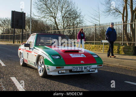 1986 80s verde bianco Reliant Schimitar ti 1809cc benzina roadster al North-West Supercar evento come le automobili arrivano nella località costiera di Southport. Le supercar sono da paraurti a paraurti sulla spianata fronte mare, mentre i classici moderni, le auto sportive e gli appassionati di auto d'epoca godono di una giornata in auto. Foto Stock