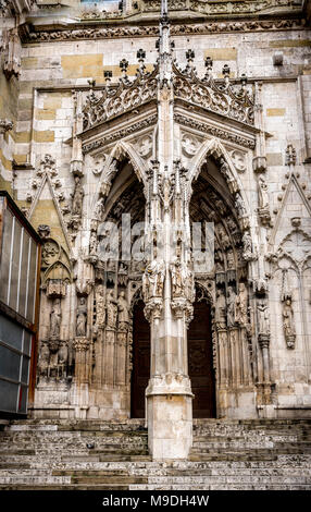 Porta Occidentale della Cattedrale di San Pietro, Regensburg Foto Stock