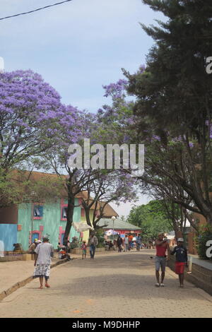 Pedro Opeka insediamento Akamasoa , comunità sociale sull isola di Madagascar. Foto Stock