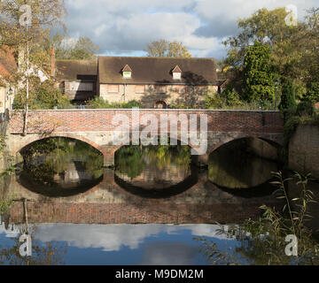 L'Old Culham Bridge su Abbey Stream, Abingdon, Oxfordshire Foto Stock