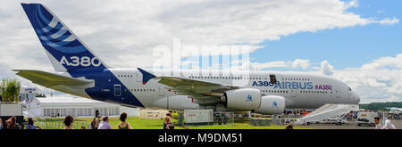 Airshow di Farnborough 2016: un Airbus A380 sul display Foto Stock