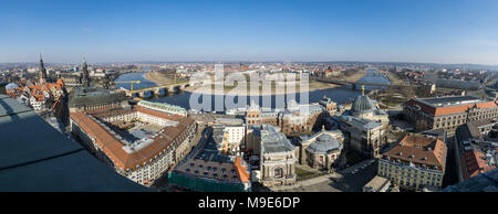 Super bello ampio angolo soleggiato vista aerea di Dresda. Foto Stock