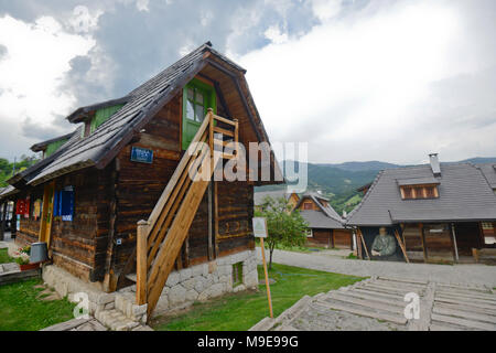 Drvengrad (Küstendorf), Mokra Gora, Serbia Foto Stock