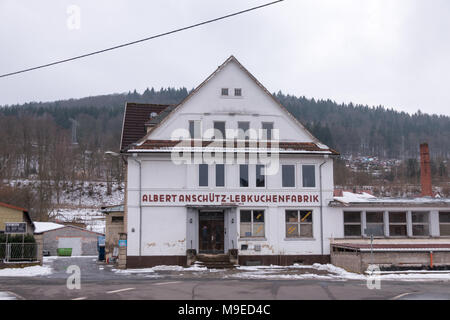 Zella-Mehlis, Germania - 23 Marzo 2018: Vista della vecchia fabbrica di panpepato della città di Zella-Mehlis, Turingia. Foto Stock