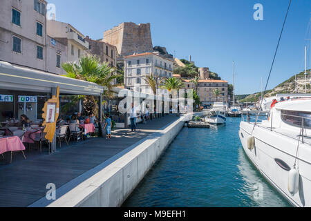 Prodotti della pesca e dal porto turistico di Bonifacio, Corsica, Francia, Mediterraneo, Europa Foto Stock