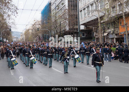 Atene, Grecia. Xxv Marzo 2018. Parata di militari e altri in occasione della celebrazione del Greco il giorno di indipendenza nel centro di Atene. Credito: Rainboweyes/Alamy Live News Foto Stock