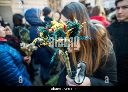 Vilnius, Lituania. 25 Mar, 2018. I prodotti Palm sono visto la Domenica delle Palme a Vilnius, in Lituania, il 25 marzo 2018. La Domenica delle Palme è una festa cristiana che cade nella domenica prima di Pasqua e segna l'inizio della Settimana Santa. Credito: Alfredas Pliadis/Xinhua/Alamy Live News Foto Stock