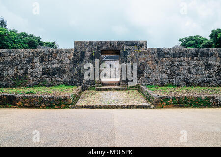 Tamaudun mausoleo reale del patrimonio mondiale Unesco a Okinawa, Giappone Foto Stock