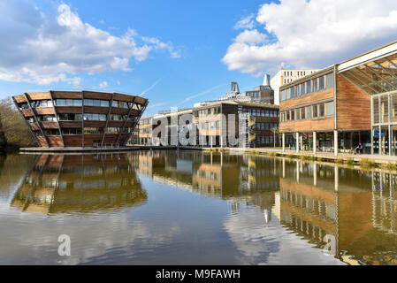 Il Giubileo campus, uno dei principali edifici amministrativi dell'Università di Nottingham. Foto Stock