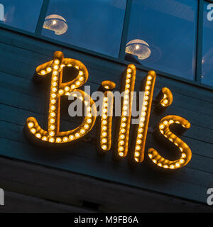 Fatture ristorante,cartello luminoso,Rosa Lane, Canterbury,Kent,l'Inghilterra,UK Foto Stock