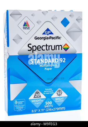 Winneconne, WI - 15 Marzo 2018: una risma di Georgia Pacific spettro di carta della stampante su un isolato sfondo. Foto Stock