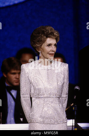 Washington, DC, Stati Uniti d'America, 20 gennaio 1985 la First Lady Nancy Reagan alla sfera inaugurale tenutosi presso lo Sheraton Hotel Washington, Credito: Mark Reinstein/MediaPunch