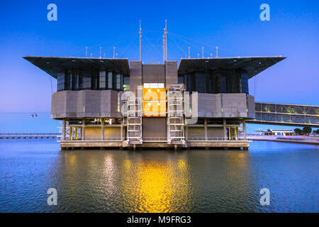 Lisbona - Giugno 22, 2009: Vista di Lisbon Oceanarium, la seconda più grande oceanarium nel mondo e il più grande in Europa. Esso è situato nel Parque d Foto Stock