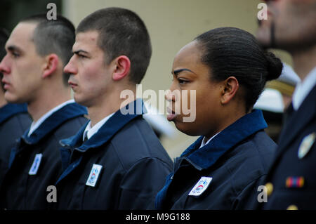 I giovani volontari per il servizio militare (CSMV) al distacco dell'aria 278 Base, in Amberieu en Bugey, Francia) Foto Stock