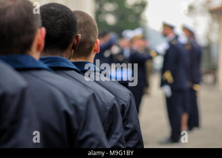 I giovani volontari per il servizio militare (CSMV) al distacco dell'aria 278 Base, in Amberieu en Bugey, Francia) Foto Stock