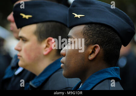 I giovani volontari per il servizio militare (CSMV) al distacco dell'aria 278 Base, in Amberieu en Bugey, Francia) Foto Stock