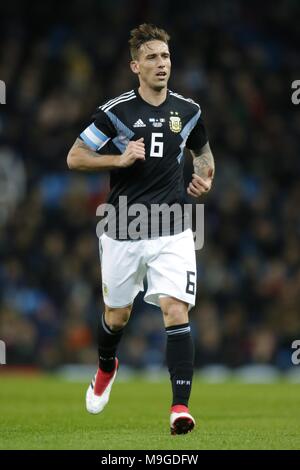 LUCAS BIGLIA ARGENTINA & A.C. Milano ARGENTINA V ITALIA, amichevole internazionale Etihad Stadium, Manchester, Inghilterra 23 marzo 2018 GBB6990 rigorosamente solo uso editoriale. Se il giocatore/i giocatori raffigurata in questa immagine è/sono la riproduzione per un Club Inglese o l'Inghilterra per la squadra nazionale. Quindi questa immagine può essere utilizzata solo per scopi editoriali. Uso non commerciale. I seguenti usi sono anche limitato anche se in un contesto editoriale: Utilizzare in combinazione con, o parte della, qualsiasi non autorizzato di audio, video, dati, calendari, club/campionato loghi, scommesse, giochi o qualsiasi 'live' servizi. Anche Re Foto Stock