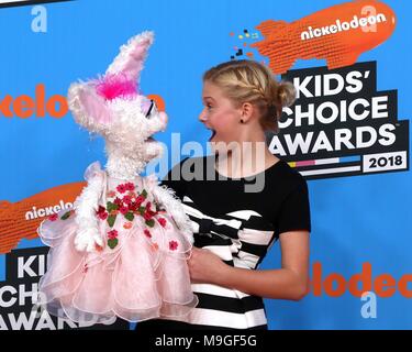 Inglewood, CA. 24 Mar, 2018. Petunia, darci Lynne agricoltore presso gli arrivi per Nickelodeon's 2018 Kids Choice Awards - Parte 2, il Forum, Inglewood CA, Marzo 24, 2018. Credito: Priscilla concedere/Everett raccolta/Alamy Live News Foto Stock