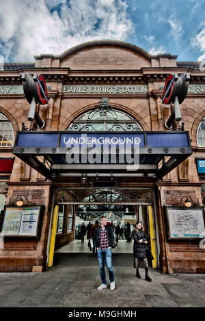 La metropolitana di Londra la stazione della metropolitana: Earl's Court Foto Stock