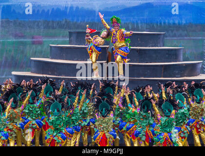 Partecipanti al festival Sinulog nella città di Cebu Filippine Foto Stock