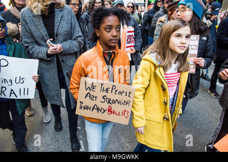 New York City, NY, Stati Uniti d'America - 24 Marzo 2018: marzo per la nostra vita 2018 Foto Stock