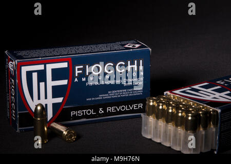 Fiocchi di 9mm munizioni per pistola Foto Stock