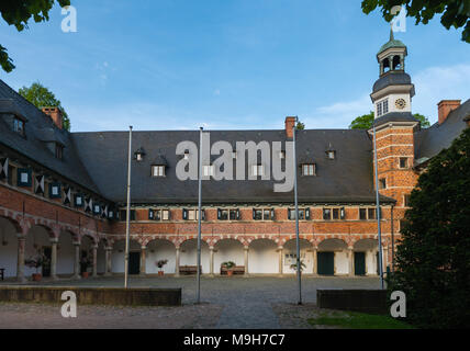 Castello Reinbek, costruito 1572-76 dal duca Adolf di Holstein-Gottorf, oggi gli eventi culturali e ristorante, Reinbek, Schleswig-Holstein, Germania, Europa Foto Stock