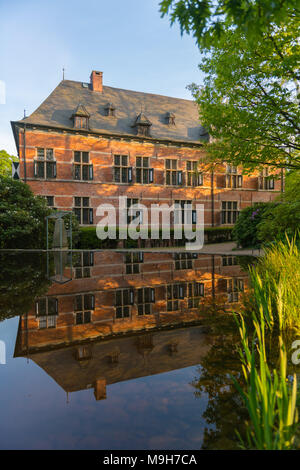 Castello Reinbek, costruito 1572-76 dal duca Adolf di Holstein-Gottorf, oggi gli eventi culturali e ristorante, Reinbek, Schleswig-Holstein, Germania, Europa Foto Stock