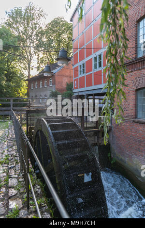 Ex mulino ad acqua nel centro storico della città di Bad Oldesloe, contea di Storman, Schleswig-Holstein, Germania, Europa Foto Stock