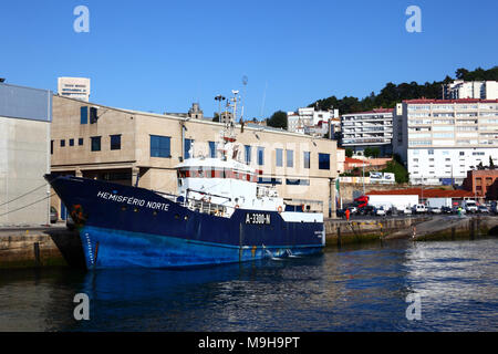 Barca da pesca Hemisfero Norte nel porto di Vigo, Galizia, Spagna Foto Stock