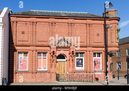 Il vecchio Dudley Museo e Galleria d'arte edificio in St James's Road, Dudley. Il museo ha ora riposizionato. Foto Stock