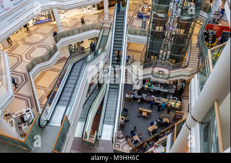 Interno del West frutteti Shopping Centre, Coventry, West Midlands, Regno Unito. Foto Stock