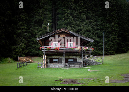Dolomiti Trentino Alto Adige,Italia: cabina di montagna, "Baita" in val di fassa Foto Stock