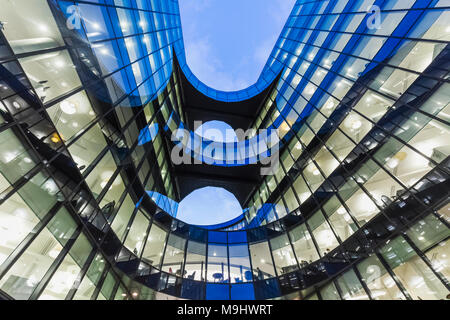 Inghilterra, Londra, Southwark, Londra London Bridge City, 7 More London Riverside Edificio per uffici, Price Waterhouse Coopers Foto Stock