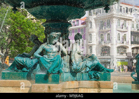 Rossio Lisbona fontana, dettaglio della Fontana situata all'estremità meridionale della piazza principale di Lisbona, la Praça Dom Pedro IV (Rossio Lisbona). Foto Stock