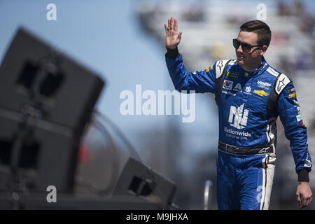 Martinsville, Virginia, Stati Uniti d'America. 26 Mar, 2018. Marzo 26, 2018 - Martinsville, Virginia, Stati Uniti d'America: Alex Bowman (88) viene introdotto per il STP 500 a Martinsville Speedway in Martinsville, Virginia. Credito: Chris Owens Asp Inc/ASP/ZUMA filo/Alamy Live News Foto Stock