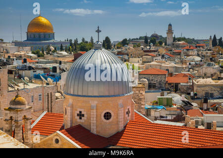 Gerusalemme. Immagine di panorama urbano della città vecchia di Gerusalemme, Israele con la Chiesa di Santa Maria di agonia e la Cupola della roccia. Foto Stock