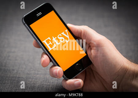 Etsy shopping app su un iPhone Foto Stock