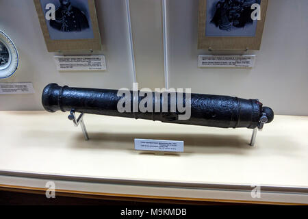 Sebastopoli, Russia - 19 Marzo 2011: il vecchio tubo di pistola a Sebastopoli museum Foto Stock